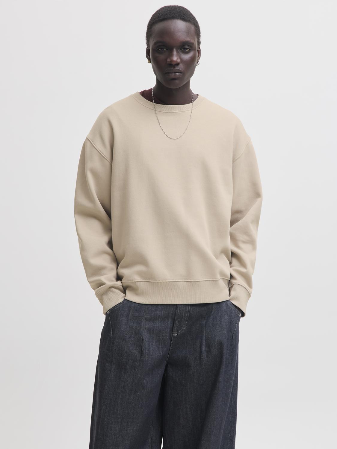 model_shot-front